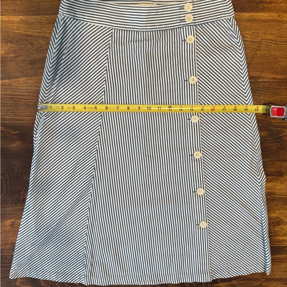 Midi length side-button Summer skirt from J.Crew. Blue/white stripes. In EUC.Sz4 - Picture 7 of 8